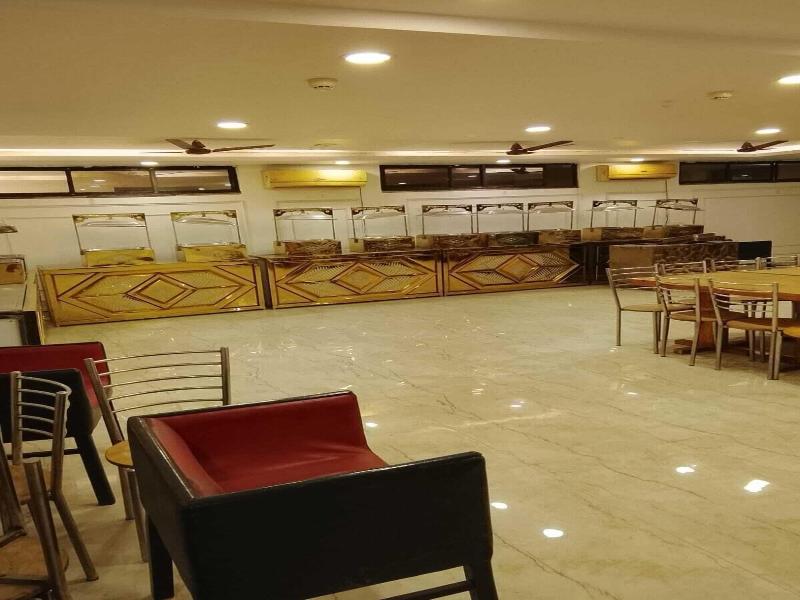 Deepak Hotel