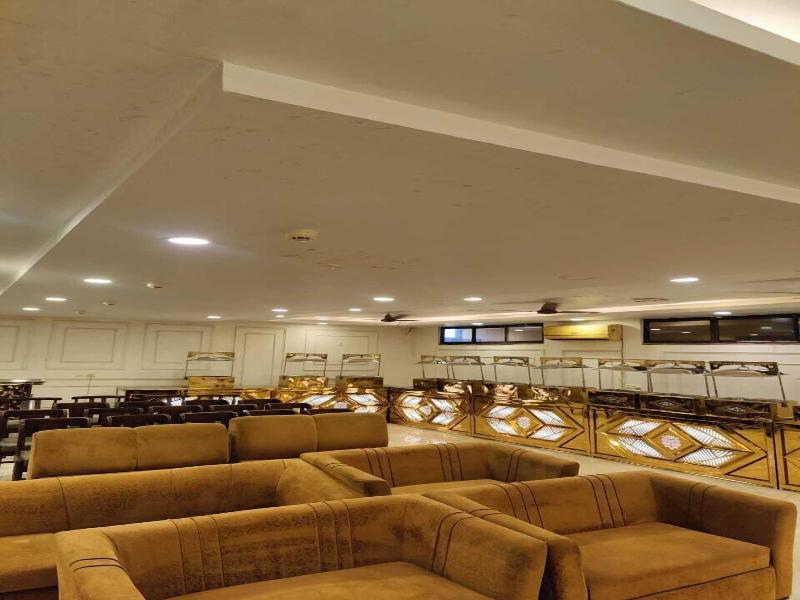Deepak Hotel