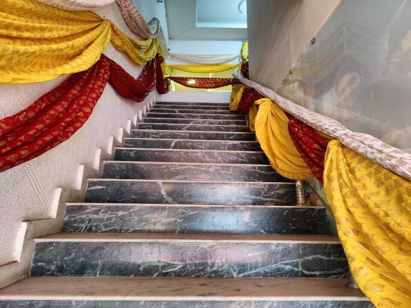 Deepak Hotel