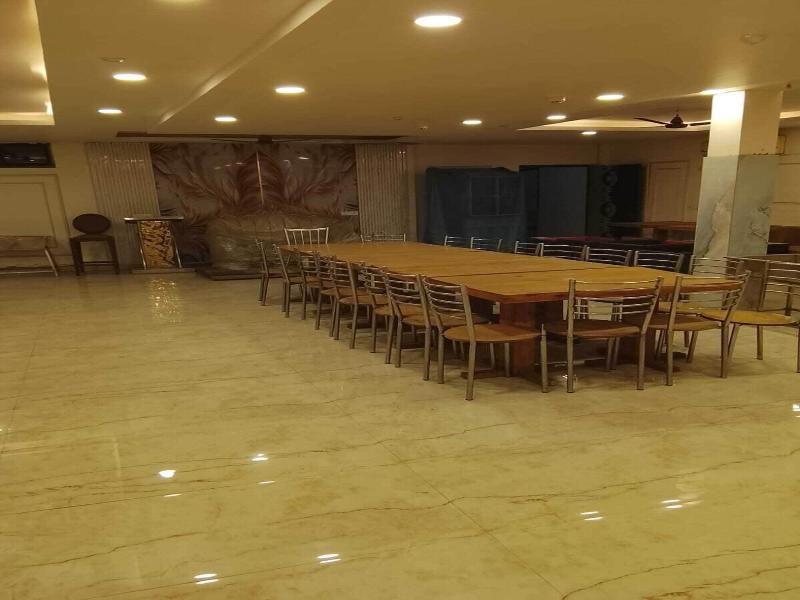 Deepak Hotel
