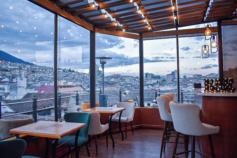 Hotel Rooftop King Experience By David image