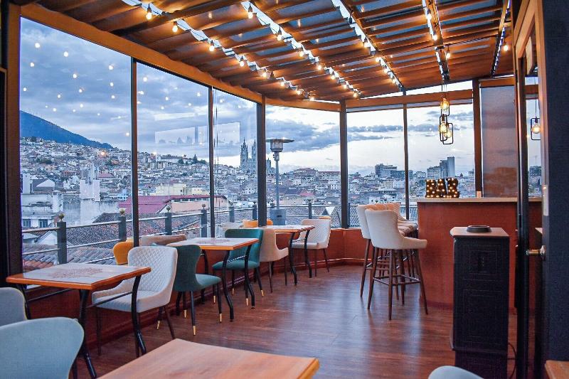 Hotel Rooftop King Experience By David image