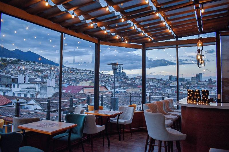 Hotel Rooftop King Experience By David image