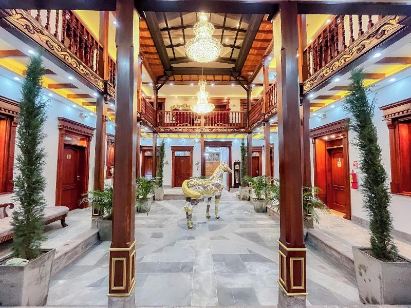 Hotel Rooftop King Experience By David image