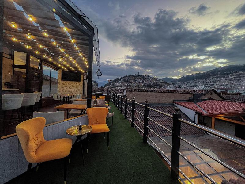 Hotel Rooftop King Experience By David image
