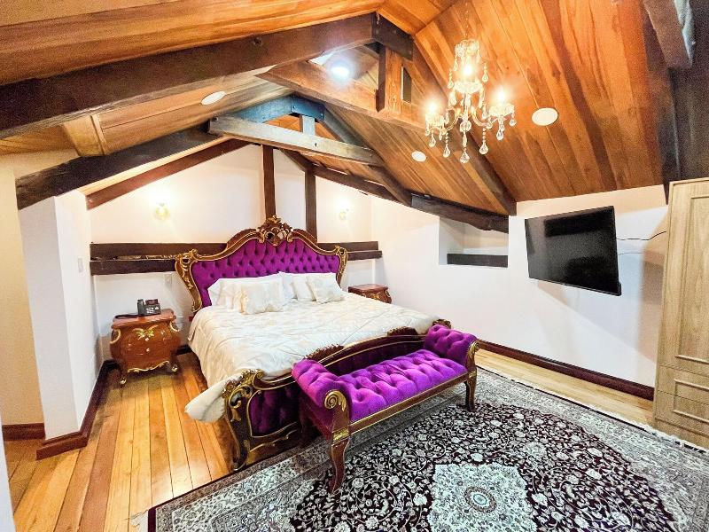 Hotel Rooftop King Experience By David image