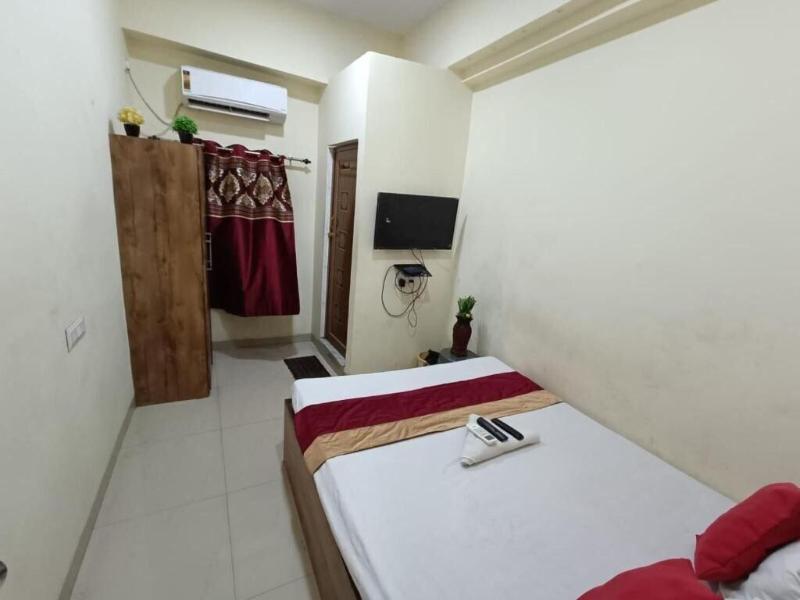 Sapphire Guest House image