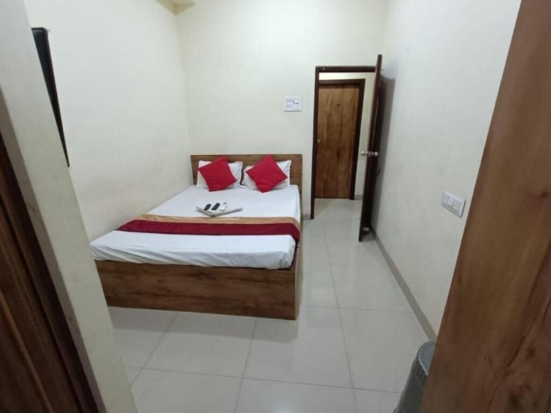 Sapphire Guest House image