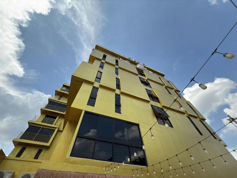 Breezewood Bangkok Hotel