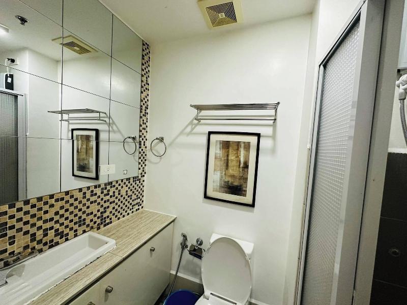 Affordable Stays In Taguig Near Bgc image