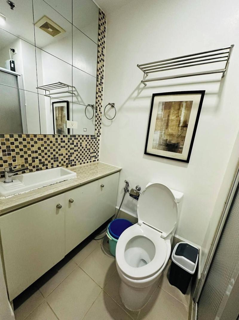 Affordable Stays In Taguig Near Bgc image