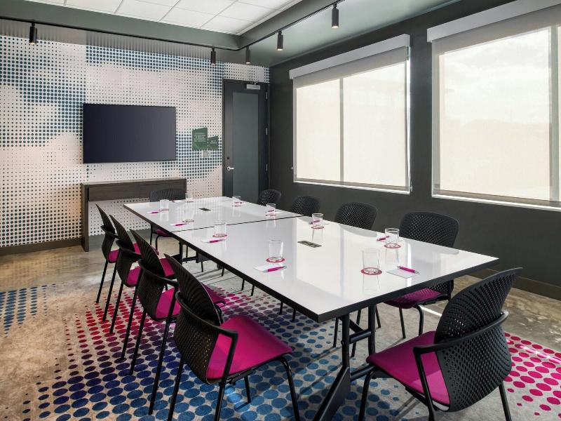 Aloft Sacramento Airport Natomas image