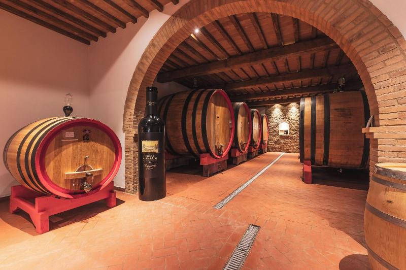 Wine Estate Paradiso Di Cacuci image
