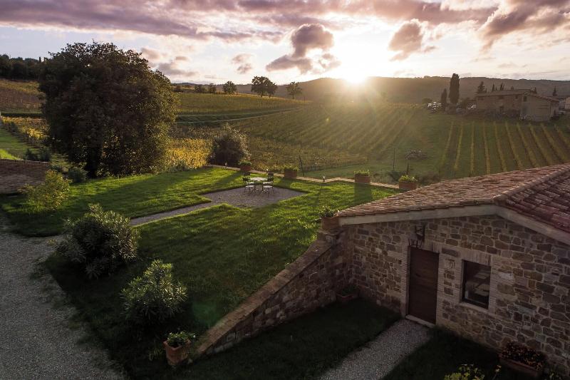 Wine Estate Paradiso Di Cacuci image