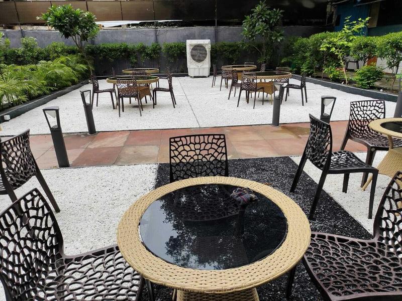 Rivaz Hotel And Restaurant image