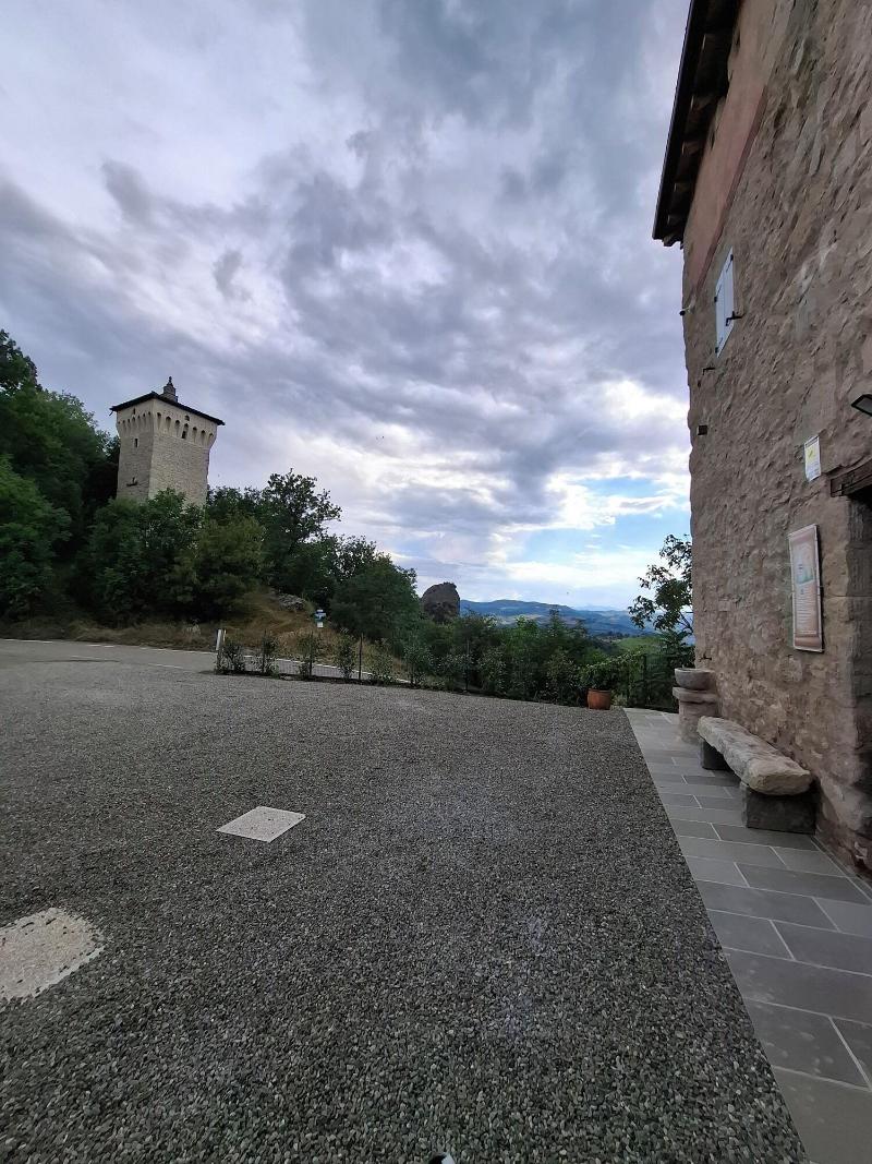 Il Castellaro Ai Sassi image