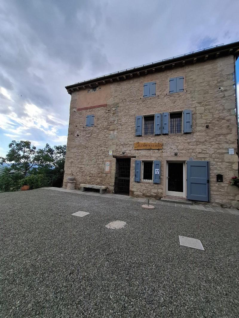 Il Castellaro Ai Sassi image