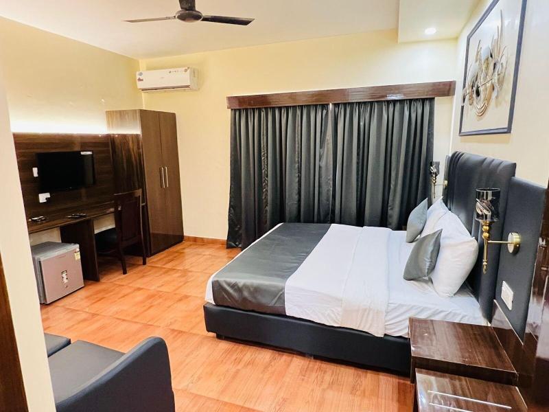 The Mayfield Beach Resort And Spa Baga image