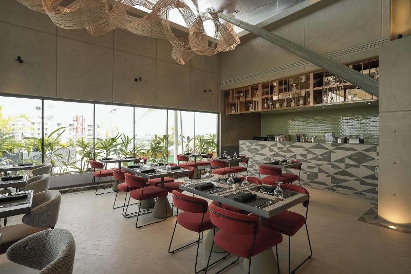 Sesaya Poshtel Bistro image