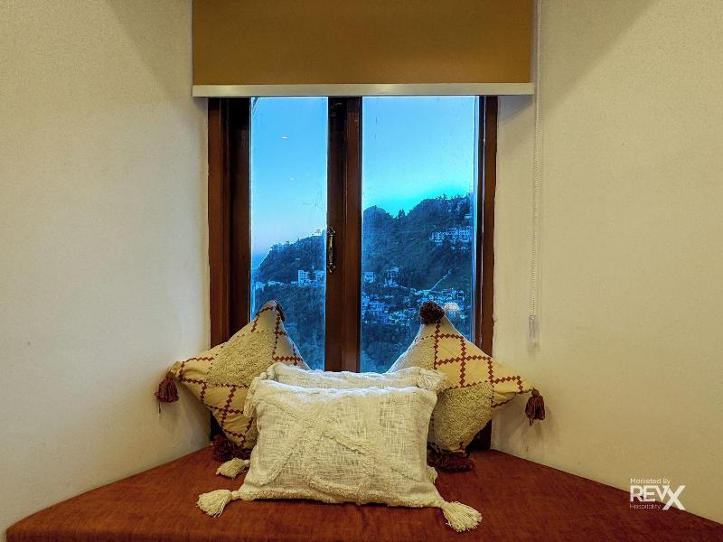 Hotel Wraveler Inn image