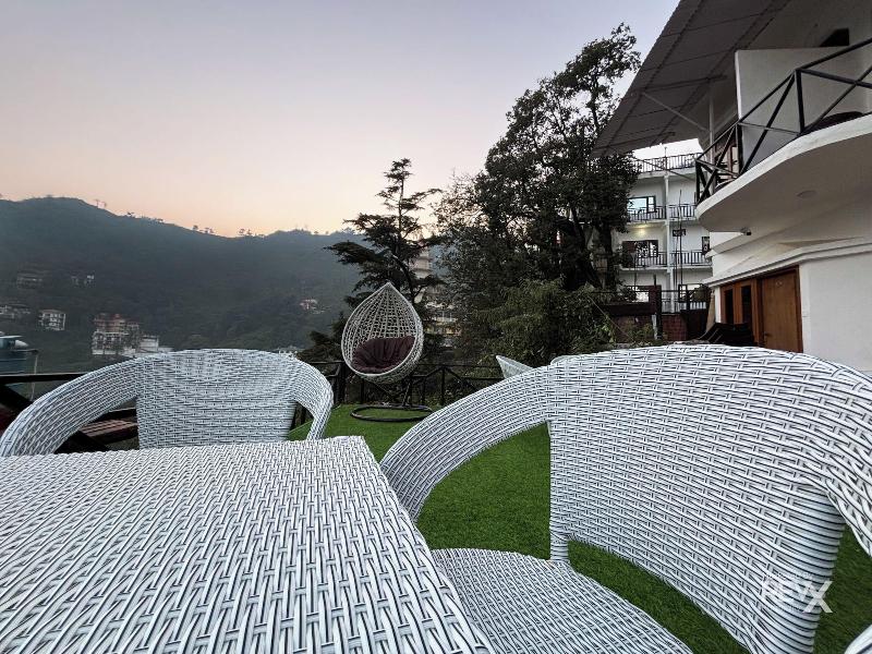 Hotel Wraveler Inn image