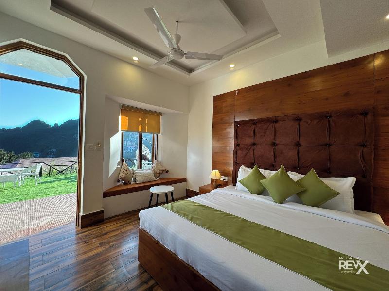 Hotel Wraveler Inn image