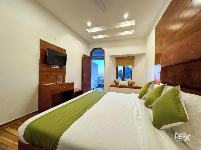 Hotel Wraveler Inn image
