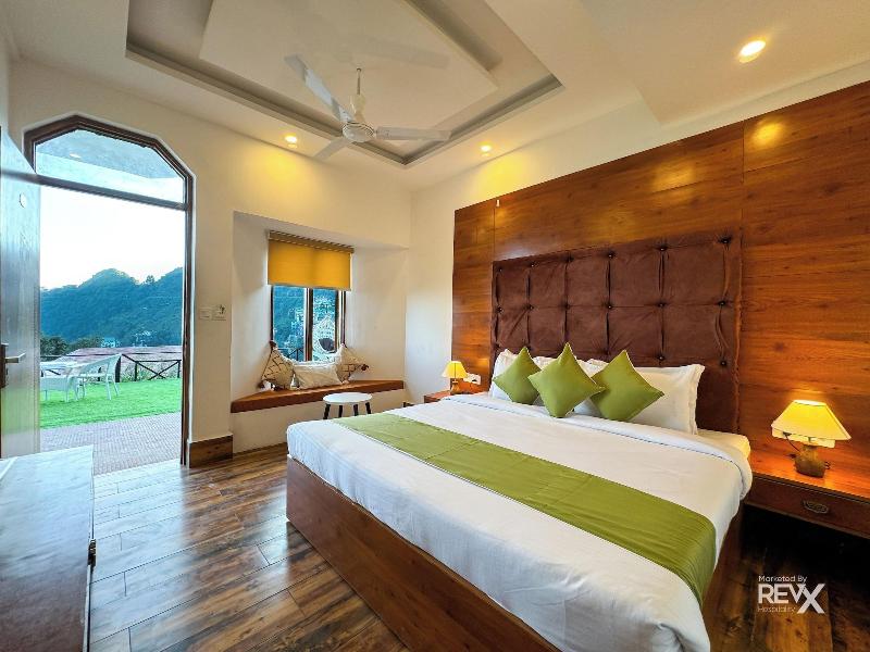 Hotel Wraveler Inn image