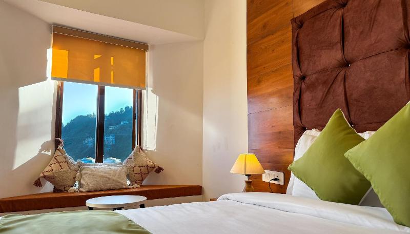 Hotel Wraveler Inn image