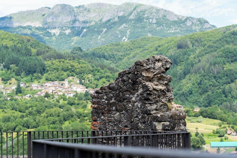 La Rocca Di Camporgiano Maison Du Charme image
