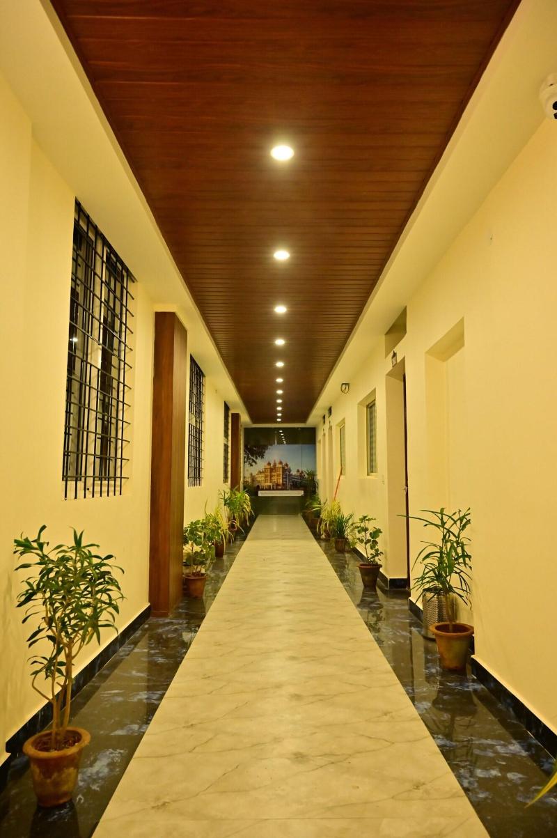 Hotel Boss Palace image