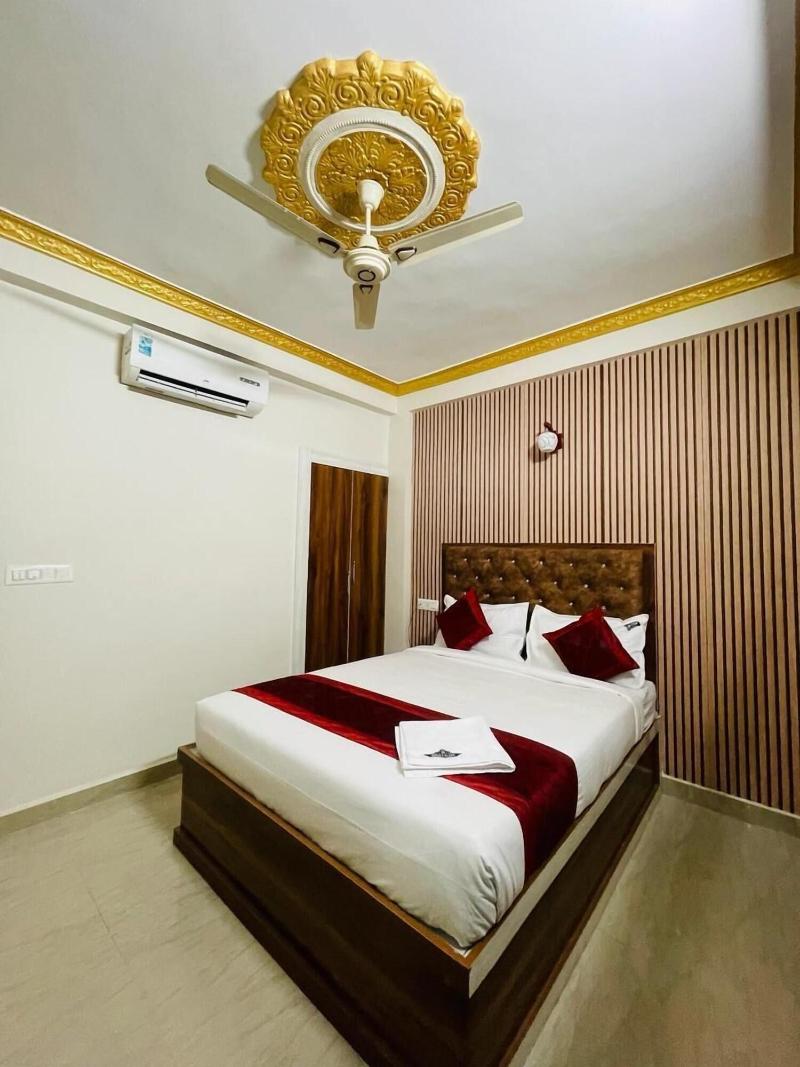 Hotel Boss Palace image