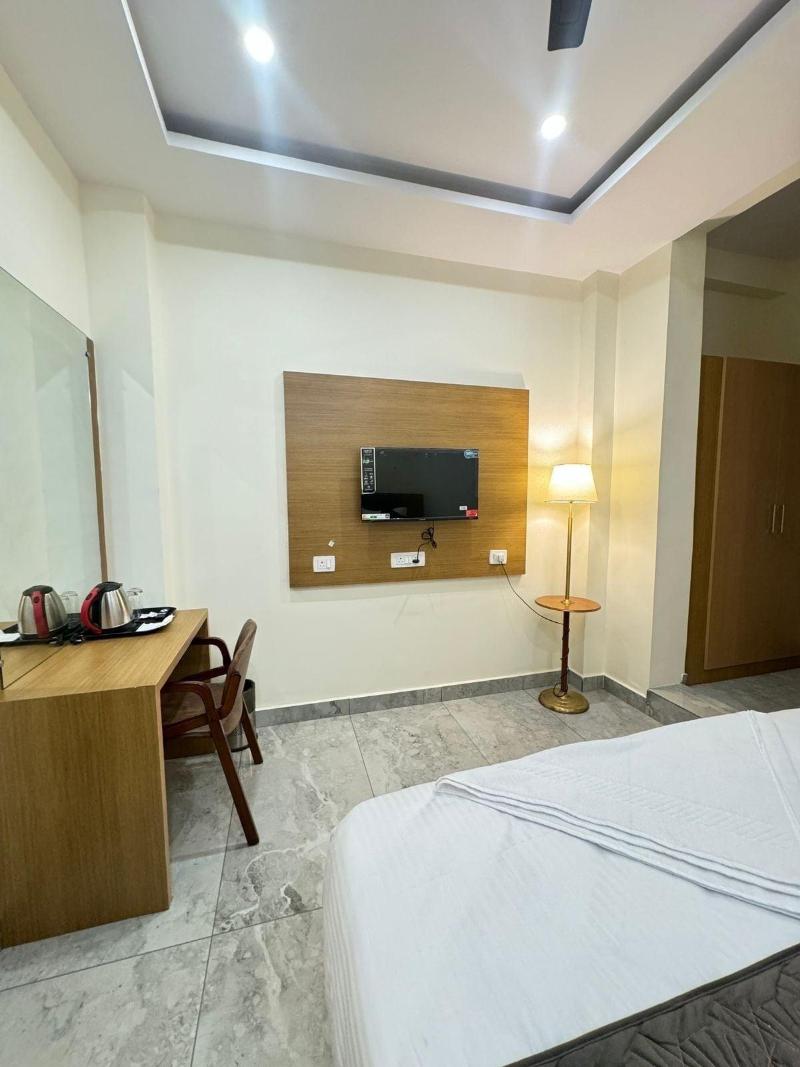 Hotel Boss Palace image