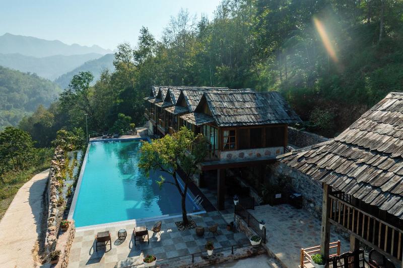 Khuoi Han Ecolodge Cao Bang image