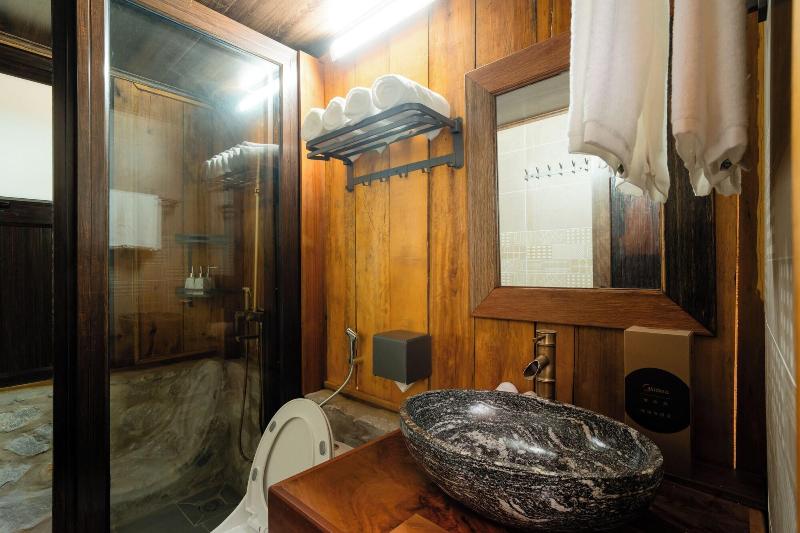 Khuoi Han Ecolodge Cao Bang image