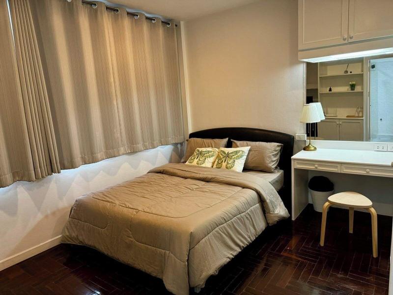 Comfy Crib Hostel 2 image