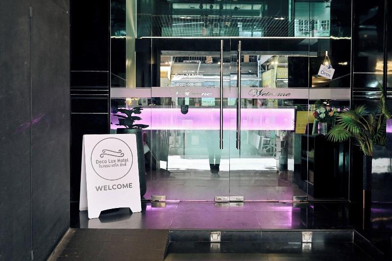 Deco Lux Hotel image
