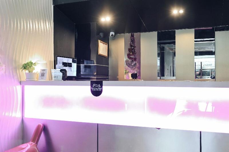 Deco Lux Hotel image