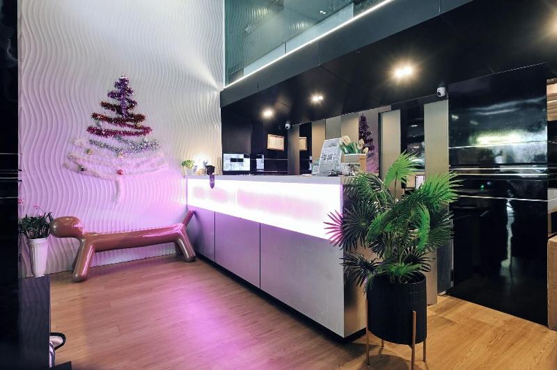 Deco Lux Hotel image