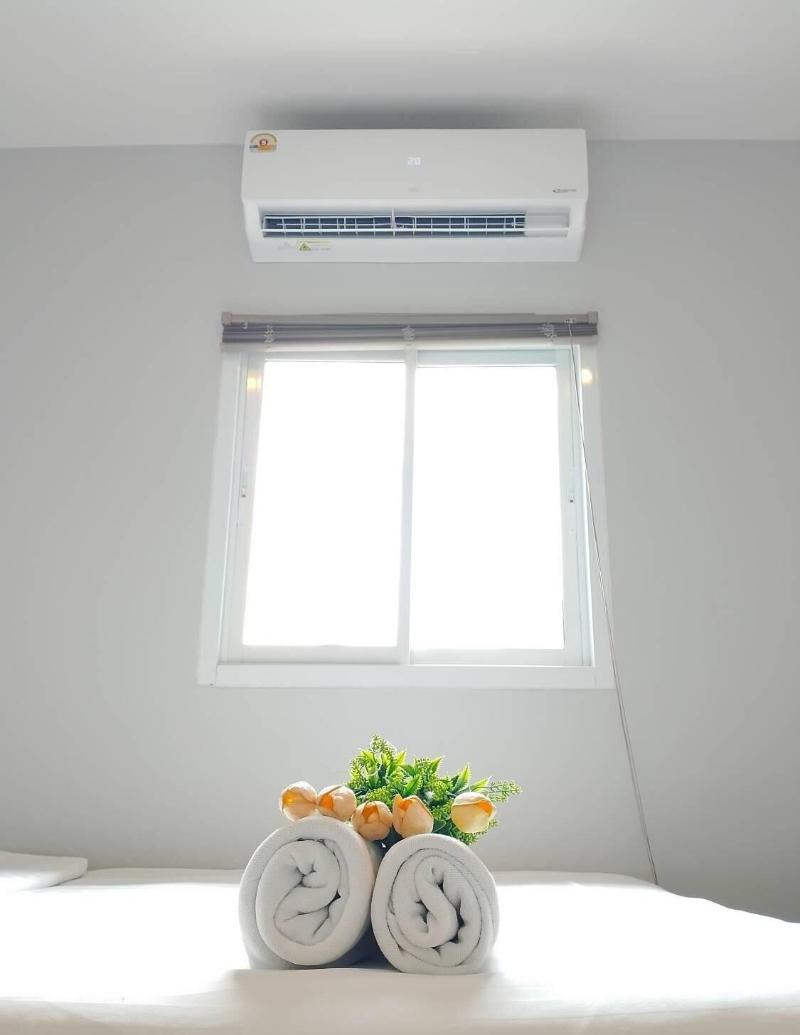 Deco Lux Hotel image