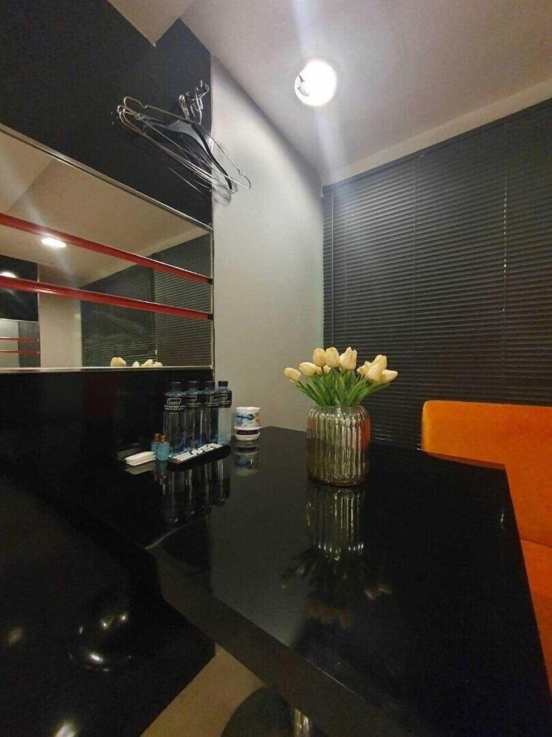 Deco Lux Hotel image