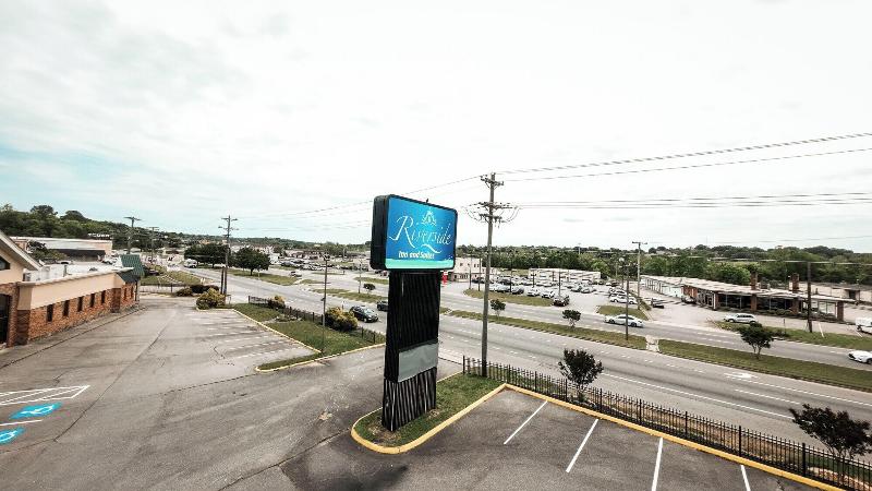 Riverside Inn Suites By Oyo Danville Ceaser Casino image