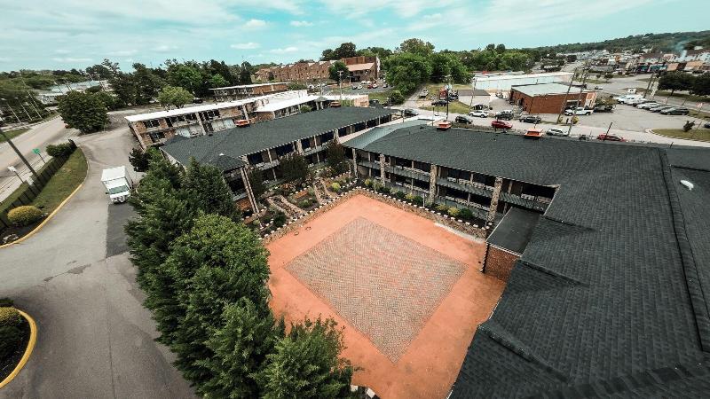 Riverside Inn Suites By Oyo Danville Ceaser Casino image