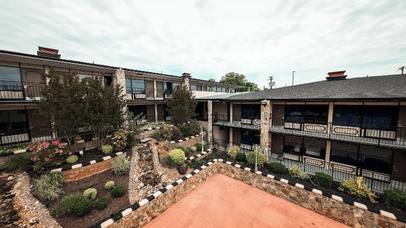 Riverside Inn Suites By Oyo Danville Ceaser Casino image