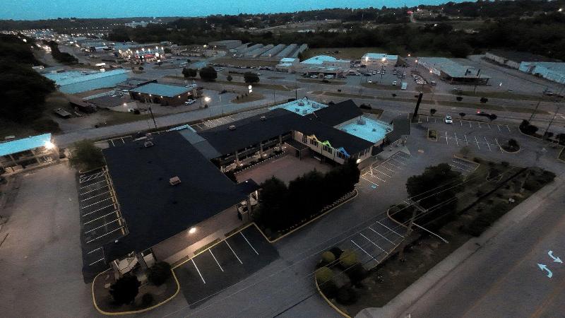 Riverside Inn Suites By Oyo Danville Ceaser Casino image