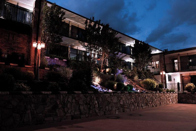 Riverside Inn Suites By Oyo Danville Ceaser Casino image