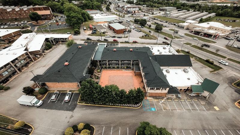 Riverside Inn Suites By Oyo Danville Ceaser Casino image