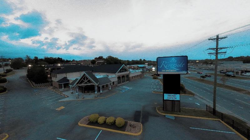 Riverside Inn Suites By Oyo Danville Ceaser Casino image