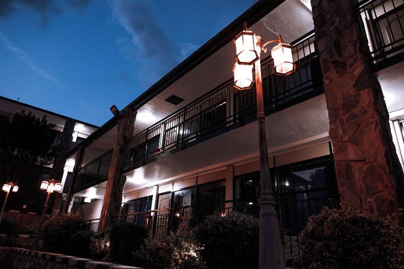 Riverside Inn Suites By Oyo Danville Ceaser Casino image