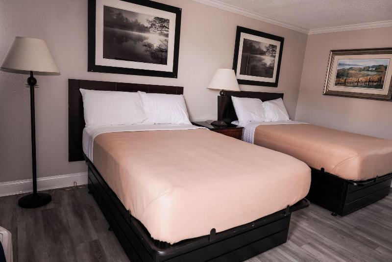 Riverside Inn Suites By Oyo Danville Ceaser Casino image